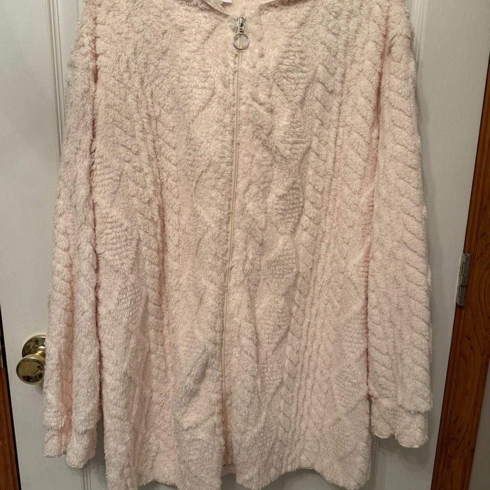 Cozy Cream Colored hooded cardigan with a cable knit pattern Size XL